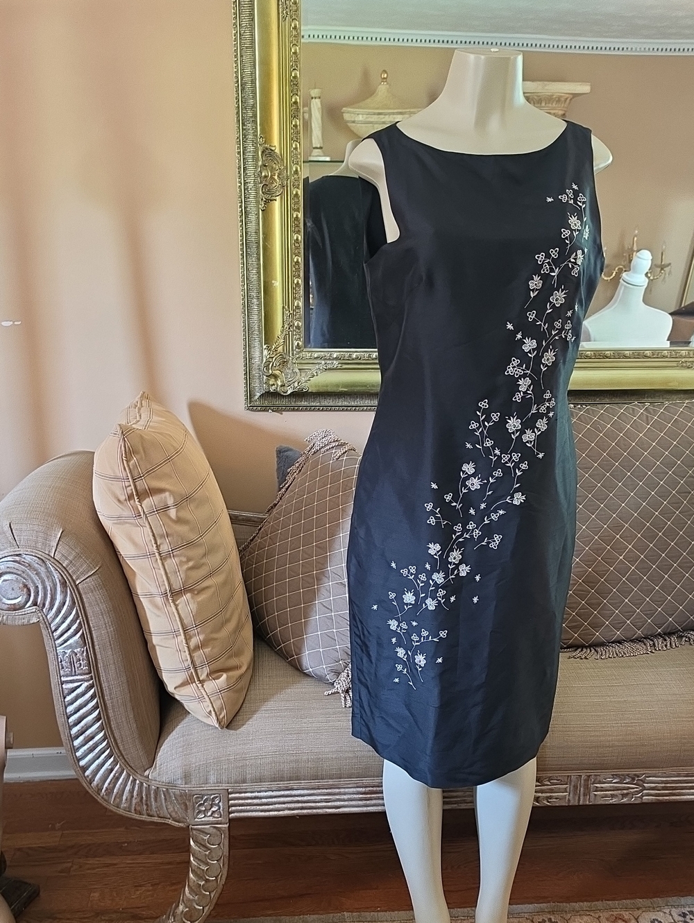 Evan Picone Black Sleeveless Midi Dress with White Floral Embroidery. 100% Silk.